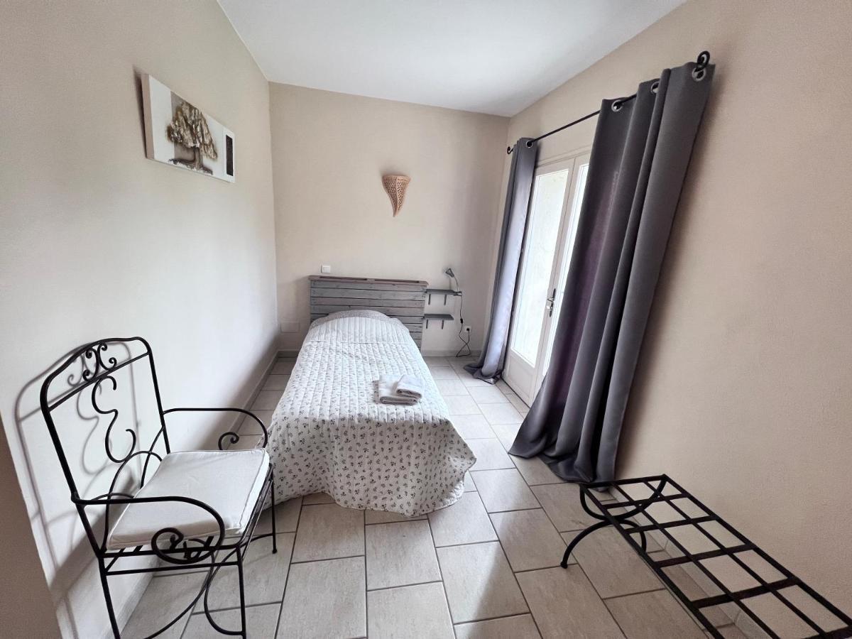 Mas De L'Estiou Apartment Monteux Bagian luar foto
