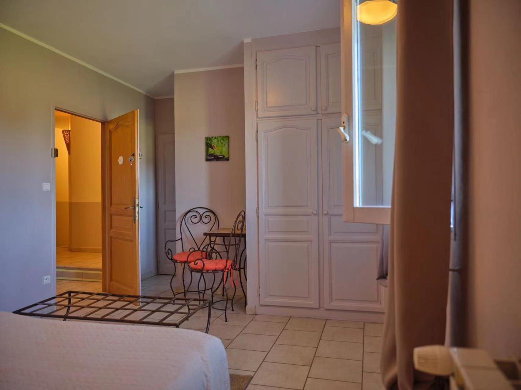 Mas De L'Estiou Apartment Monteux Bagian luar foto
