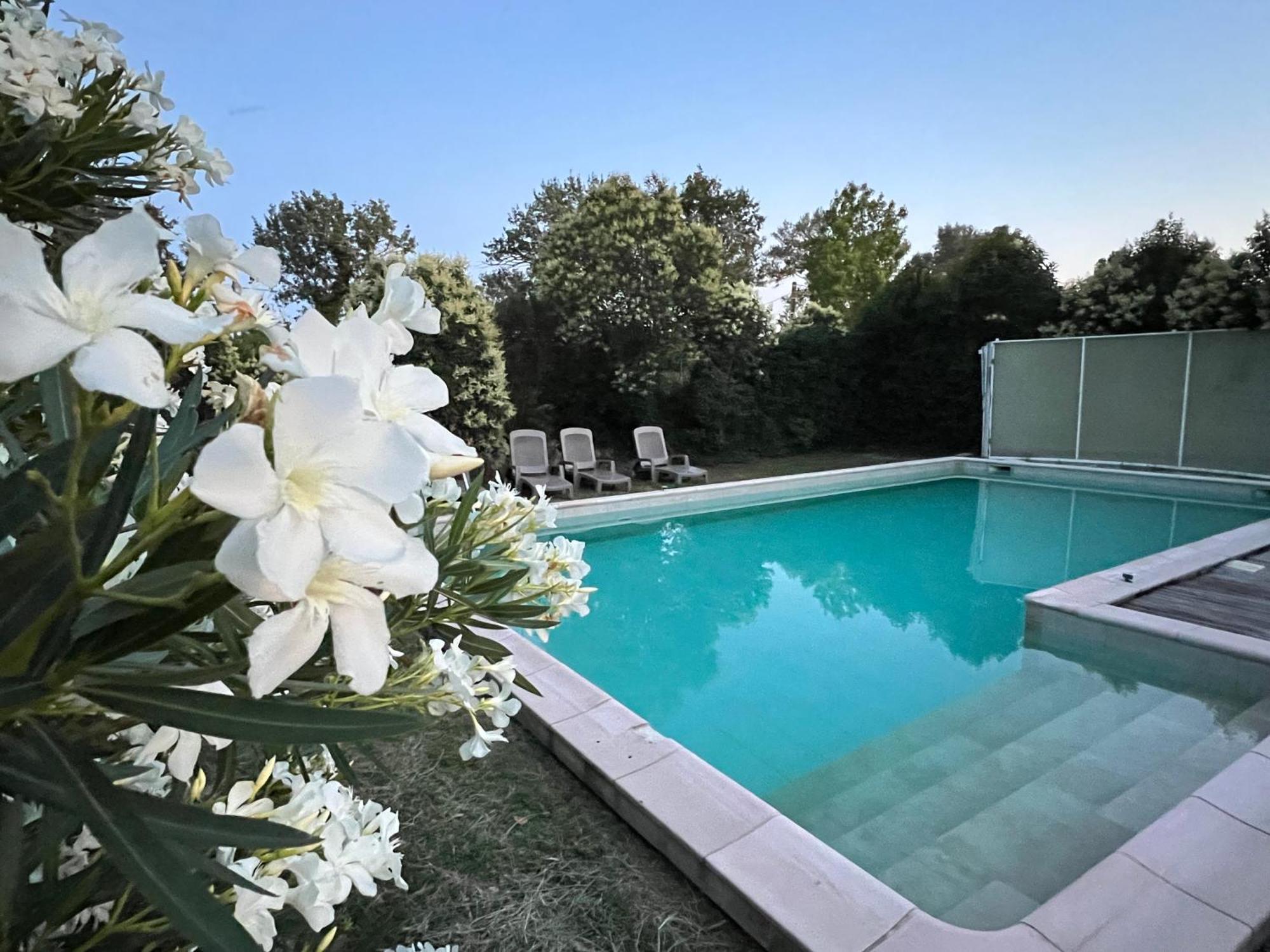 Mas De L'Estiou Apartment Monteux Bagian luar foto